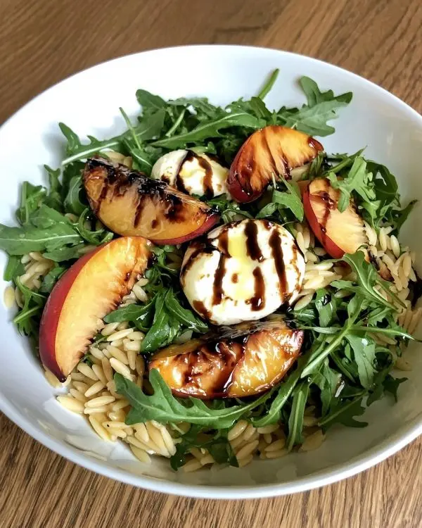 Salade de Pâtes Orzo, Pêches Rôties et Mozzarella 4 Salade de Pâtes Orzo, Pêches Rôties, Mozzarella